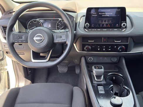 Used 2023 Nissan Rogue S AWD/4WD image 28