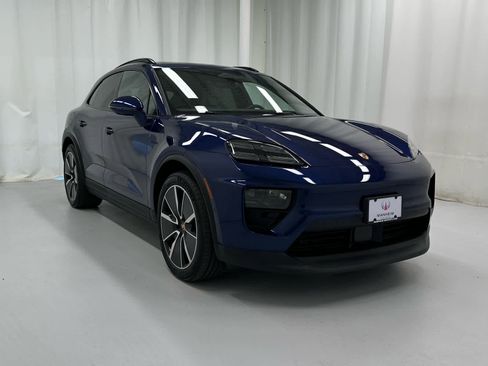 Used 2025 Porsche Macan 4 Electric AWD/4WD image 1