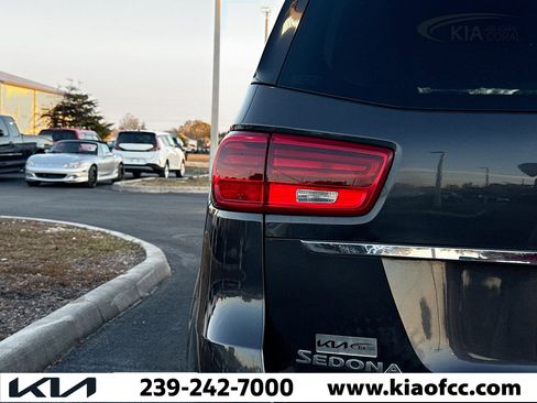 Certified 2021 Kia Sedona EX image 10