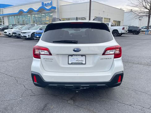 Used 2019 Subaru Outback 2.5i Premium image 7