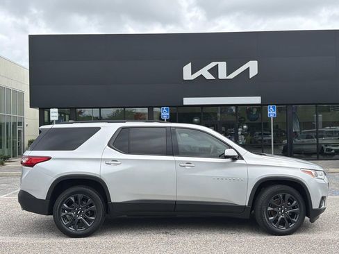 Used 2020 Chevrolet Traverse RS FWD image 3