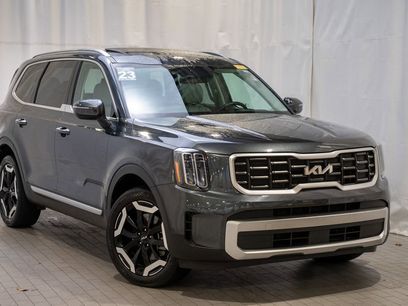 Used 2023 Kia Telluride S w/ S Sunroof Package