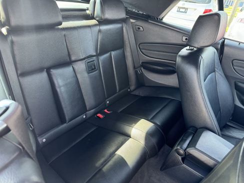 Used 2011 BMW 135i Convertible image 19