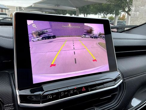 Used 2023 Jeep Compass Altitude image 28