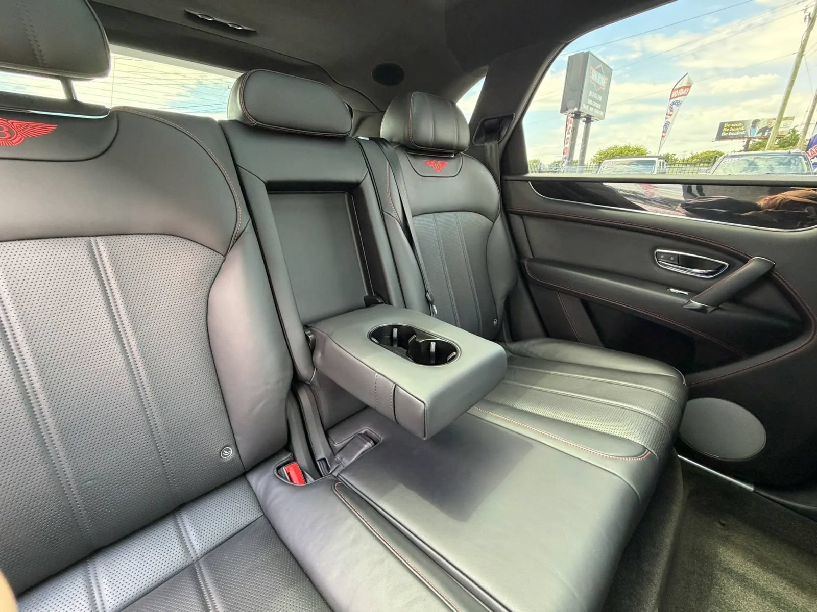 Used 2020 Bentley Bentayga AWD/4WD image 69