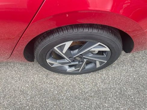 Certified 2025 Hyundai Elantra Sport w/ Cargo Package FWD image 5