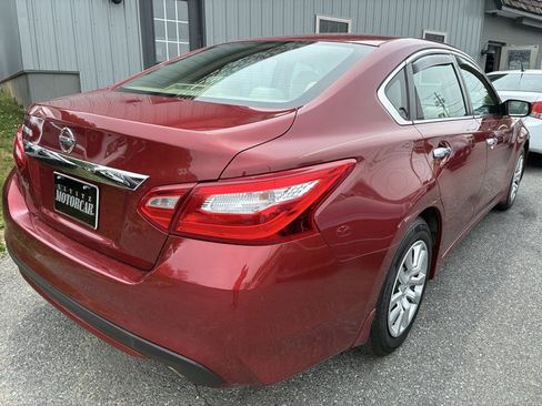 Used 2017 Nissan Altima 2.5 S w/ Power Driver Seat Package FWD image 6