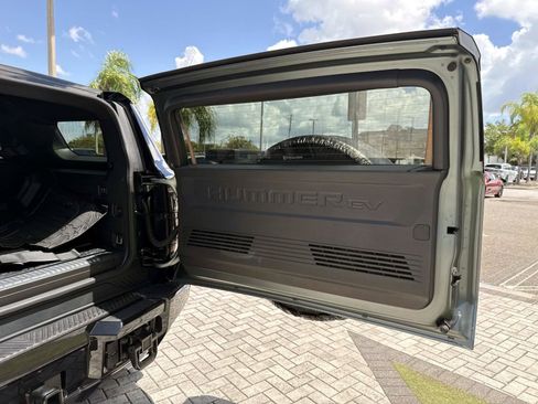 Used 2024 GMC Hummer EV 3X AWD/4WD image 11