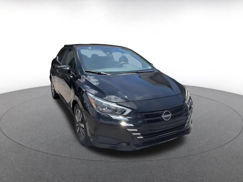 Used 2025 Nissan Versa SV FWD image 3