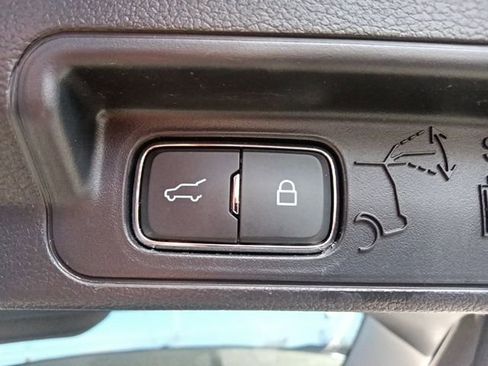 Used 2025 Ford Explorer Active image 32