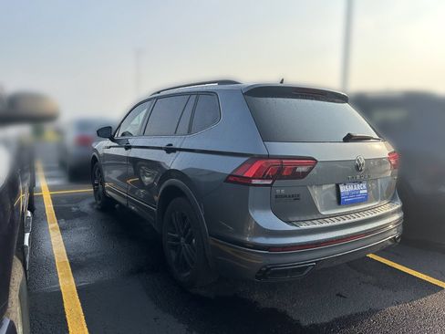 Used 2022 Volkswagen Tiguan SE R-Line AWD/4WD image 4