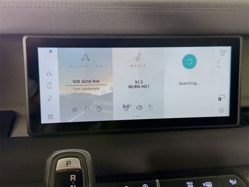 Used 2022 Land Rover Defender 90 X-Dynamic S image 16