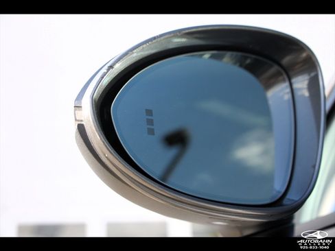 Used 2020 Porsche Cayenne E-Hybrid w/ Premium Plus Package image 11