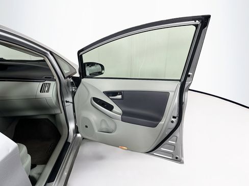 Used 2010 Toyota Prius Five image 31