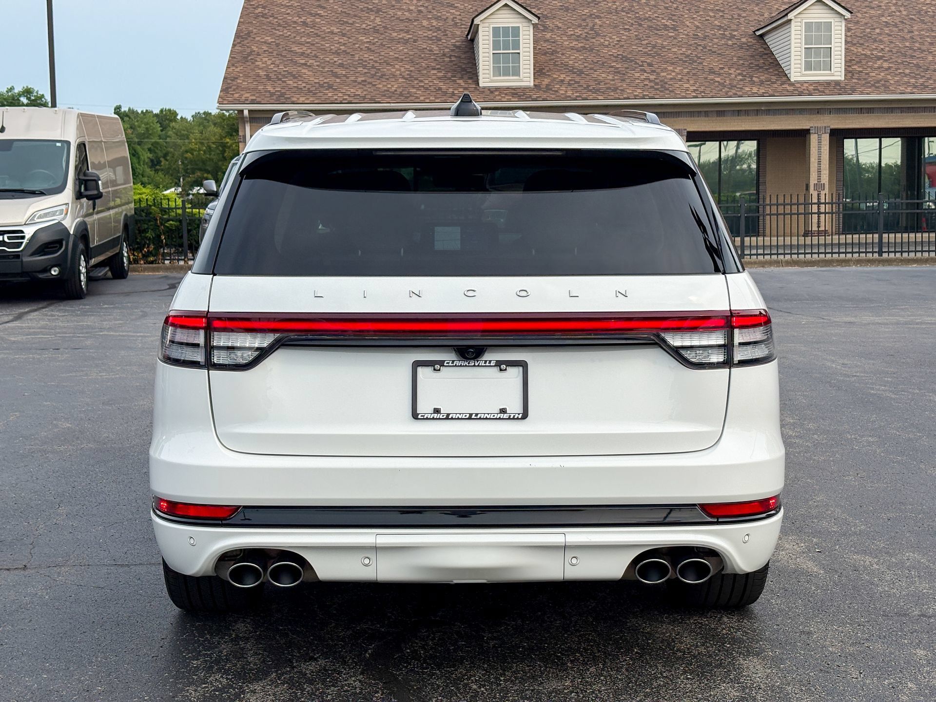 Used 2025 Lincoln Aviator Reserve w/ Luxury Package RWD image 11