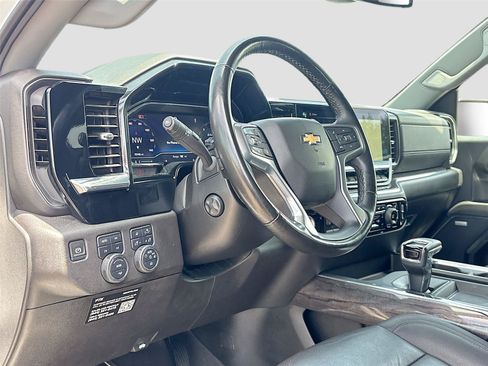Used 2024 Chevrolet Silverado 1500 LTZ w/ LTZ Convenience Package II AWD/4WD image 9