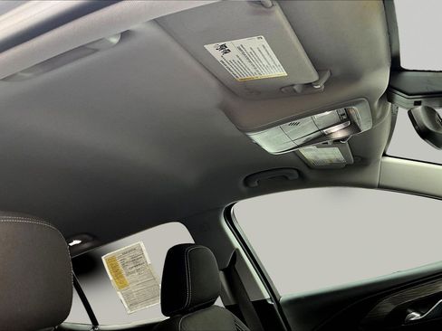 Used 2024 GMC Terrain SLE w/ Driver Convenience Package image 19