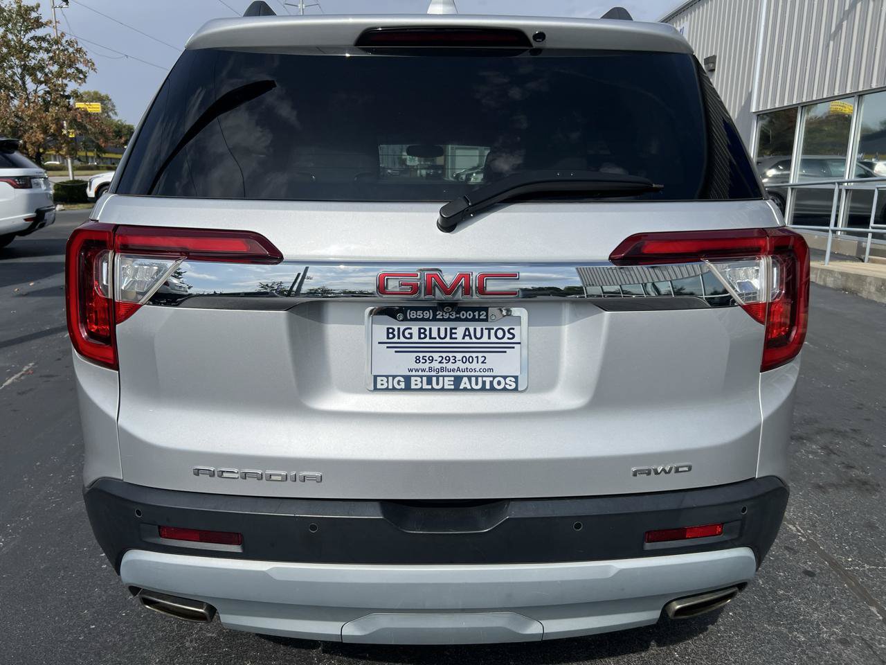 Used 2020 GMC Acadia SLT AWD/4WD image 4
