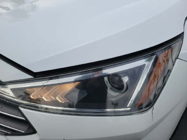 Used 2020 Hyundai Elantra SEL FWD image 28