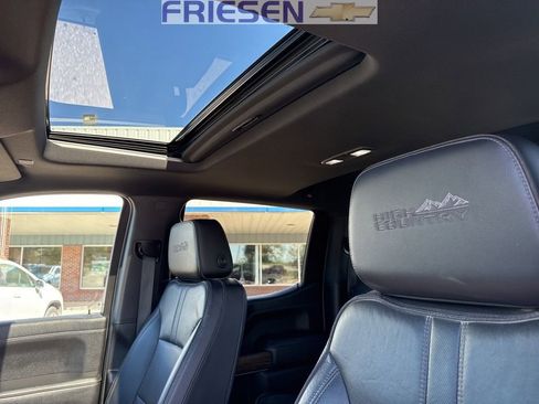 Used 2021 Chevrolet Silverado 1500 High Country w/ Technology Package image 11