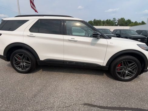 Certified 2025 Ford Explorer ST-Line w/ ST-Line Street Pack AWD/4WD image 20