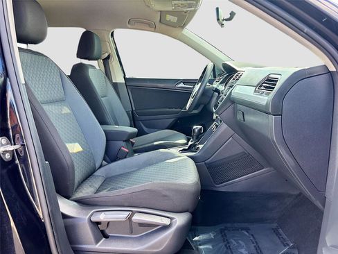 Used 2018 Volkswagen Tiguan S w/ Front Fog Lights Package image 29