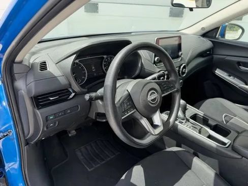 Used 2024 Nissan Sentra SV FWD image 9