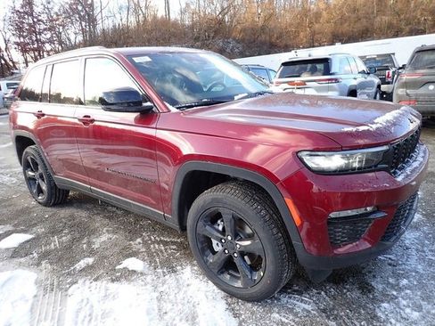 New 2025 Jeep Grand Cherokee Limited w/ Black Appearance Package image 9