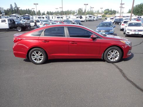 Used 2015 Hyundai Sonata SE w/ Option Group 09 FWD image 6