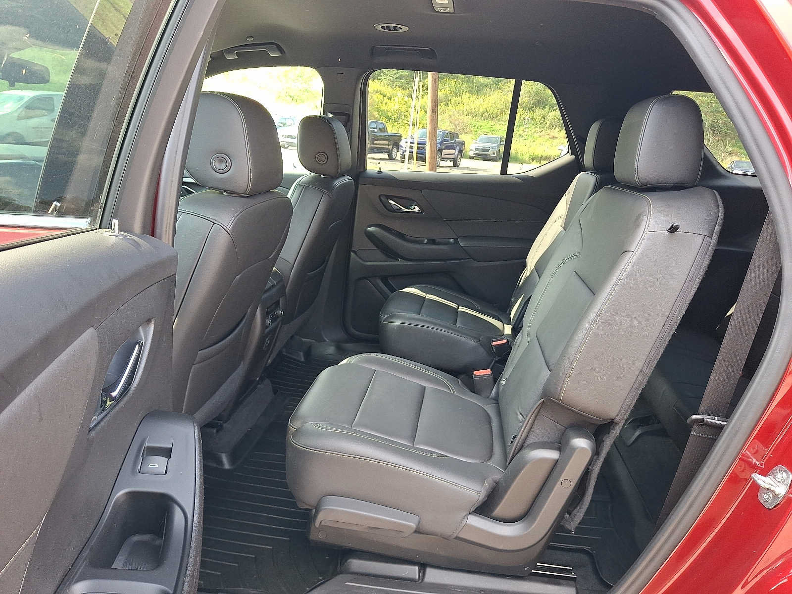 Used 2023 Chevrolet Traverse LT AWD/4WD image 10