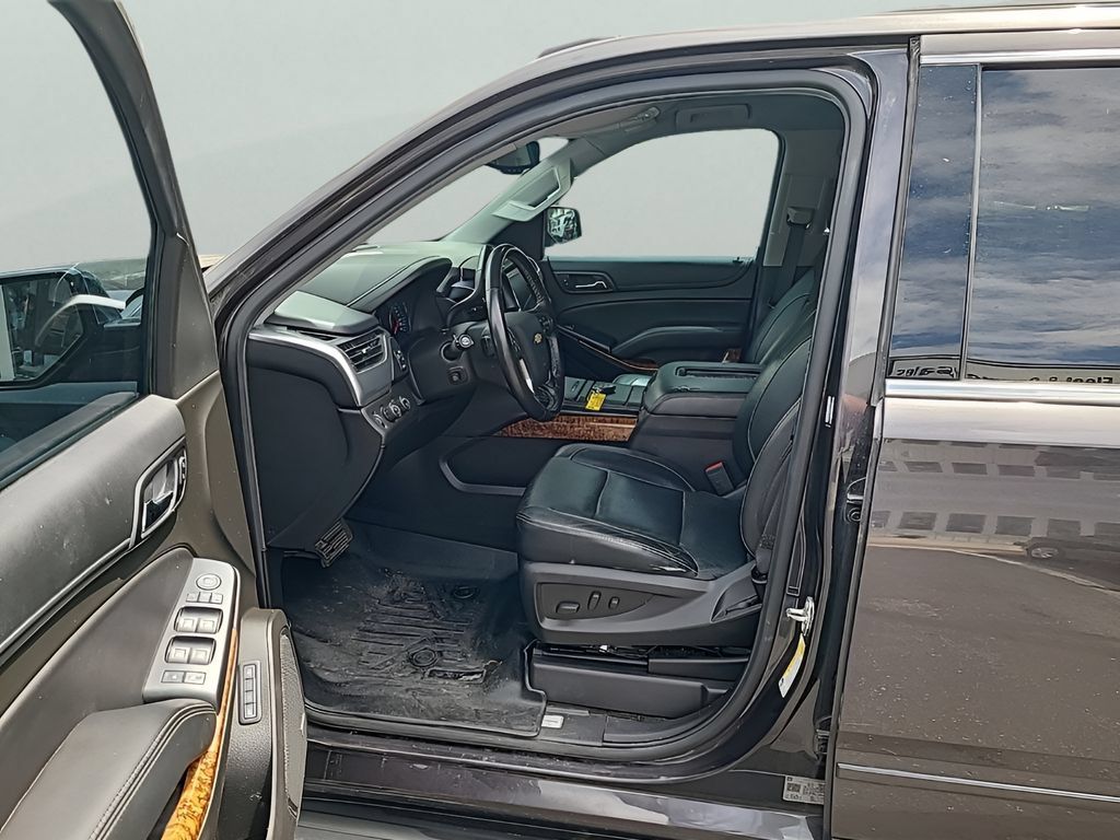 Used 2018 Chevrolet Suburban Premier AWD/4WD image 11