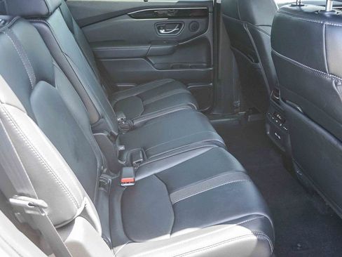 Used 2023 Honda Pilot Touring image 13