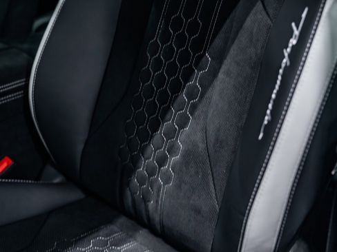 Used 2024 Lamborghini Urus Performante image 21