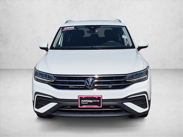 Used 2024 Volkswagen Tiguan SE AWD/4WD image 2