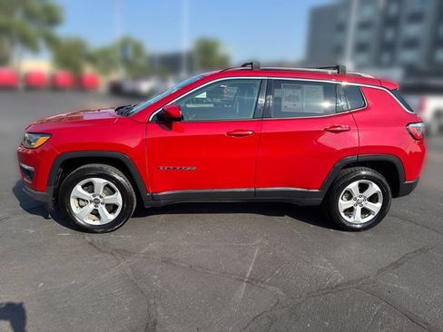 Used 2017 Jeep Compass Latitude w/ Popular Equipment Group AWD/4WD image 2