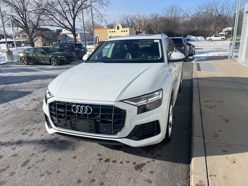 Used 2022 Audi Q8 Premium image 49
