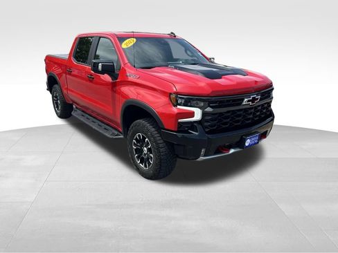 Used 2023 Chevrolet Silverado 1500 ZR2 w/ Technology Package AWD/4WD image 9