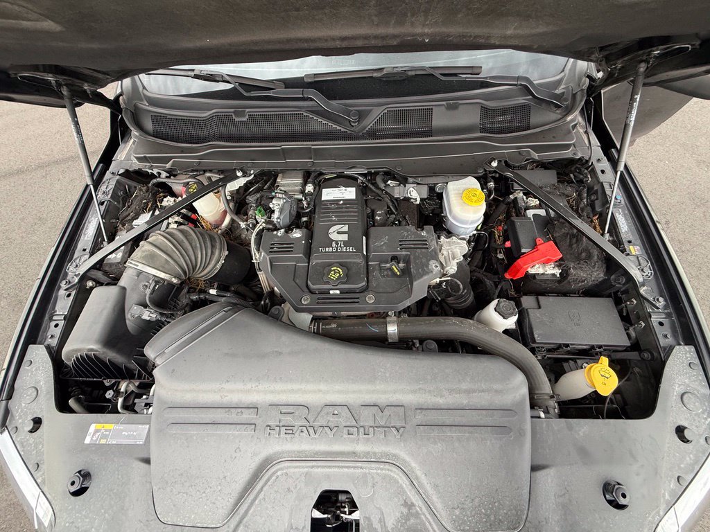 Used 2024 RAM 2500 Limited AWD/4WD image 32