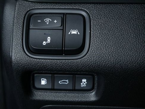 Certified 2019 Kia Optima S image 24