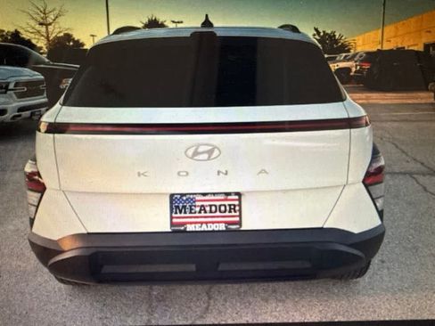 Used 2025 Hyundai Kona SEL FWD image 4
