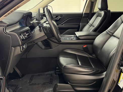 Used 2024 Lincoln Aviator AWD image 23