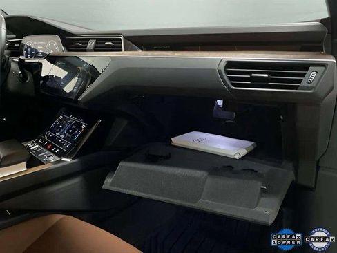 Used 2022 Audi e-tron Premium Plus w/ Premium Plus Package image 87