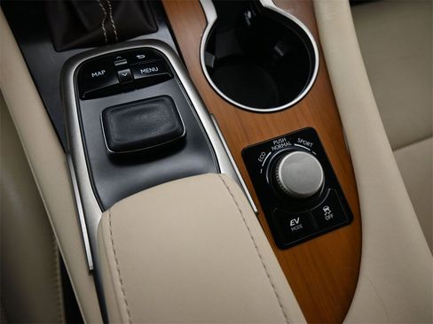 Used 2017 Lexus RX 450h 450h image 16