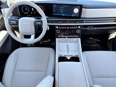 Used 2025 Hyundai Santa Fe SEL image 12