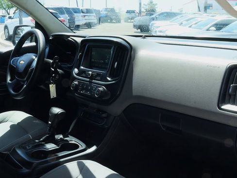 Used 2018 Chevrolet Colorado W/T w/ WT Convenience Package RWD image 35