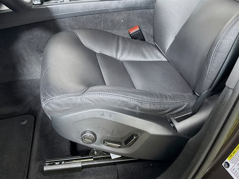 Used 2023 Volvo XC60 B5 Plus image 21