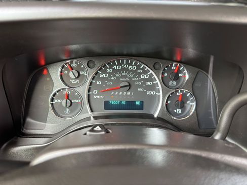 Used 2022 Chevrolet Express 2500 w/ Driver Convenience Package RWD image 19