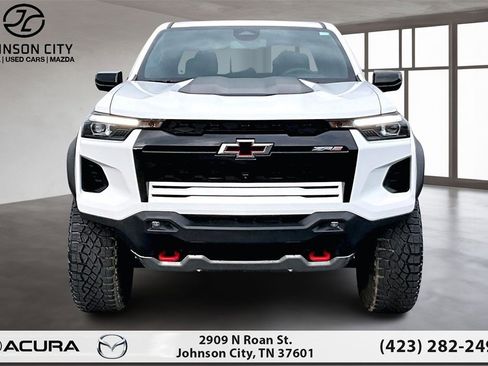 Used 2024 Chevrolet Colorado ZR2 w/ ZR2 Convenience Package III image 3