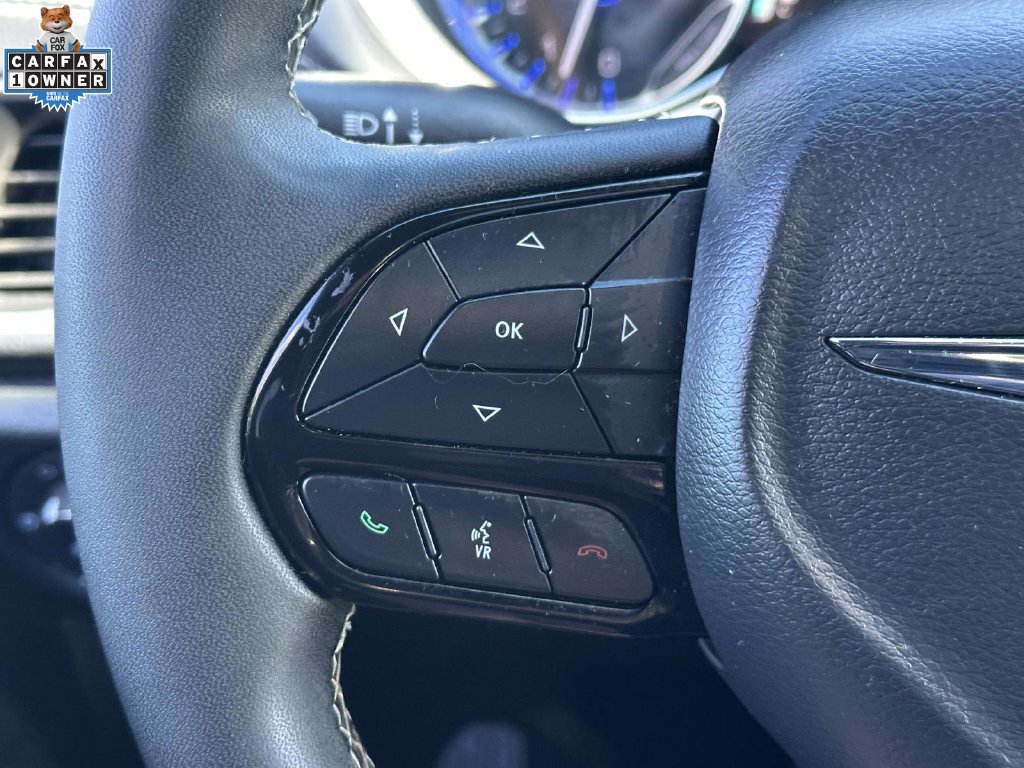Used 2025 Chrysler Pacifica Limited FWD image 20