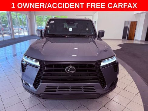 Used 2024 Lexus GX 550 w/ Accessory Package (2T) AWD/4WD image 2